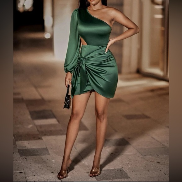 Luxe one shoulder cutout satin bodycon dress - Picture 4 of 16